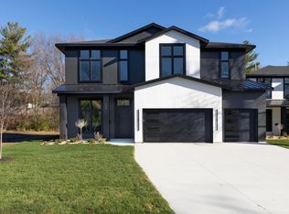 504 N Maple St, Chaska, MN 55318