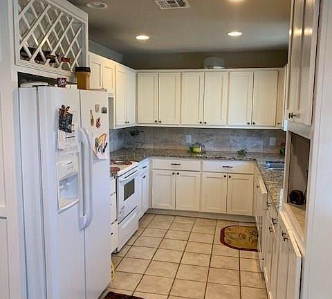 4th image of 8941 NE 51st St