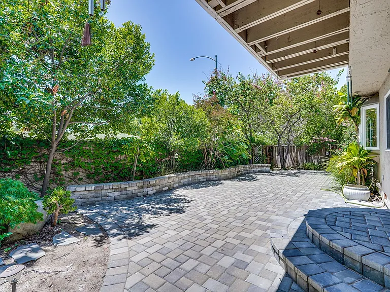 803 Runningwood Cir — Photo 56