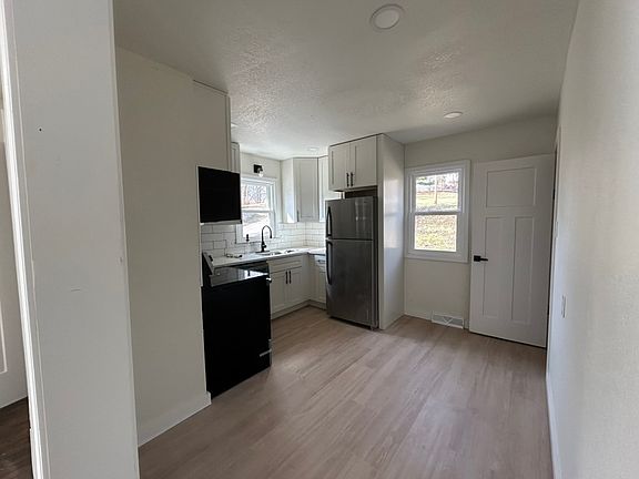 4th image of 11415 E Lexington Ave #11415