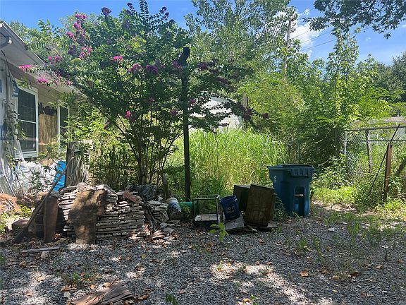 2nd image of 494 Red Feather Rd