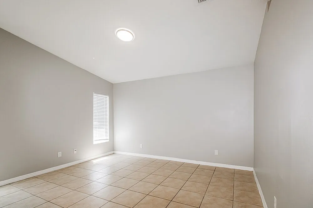 3 bed, 2.0 bath, 1178 sqft, $1,745 — Photo 4