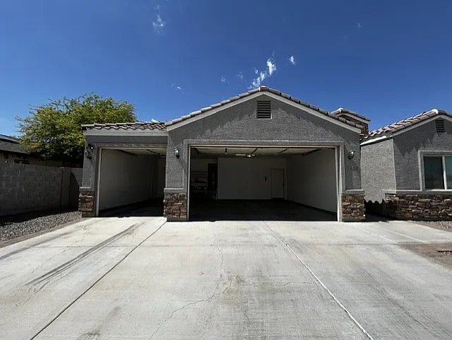 1298 E Avenida Fresca — Photo 34