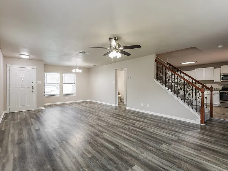 8151 Cheryl Meadow Dr — Photo 6