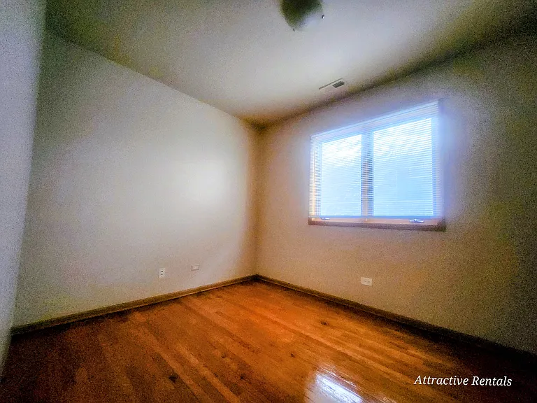 728 W 50th St — Photo 7