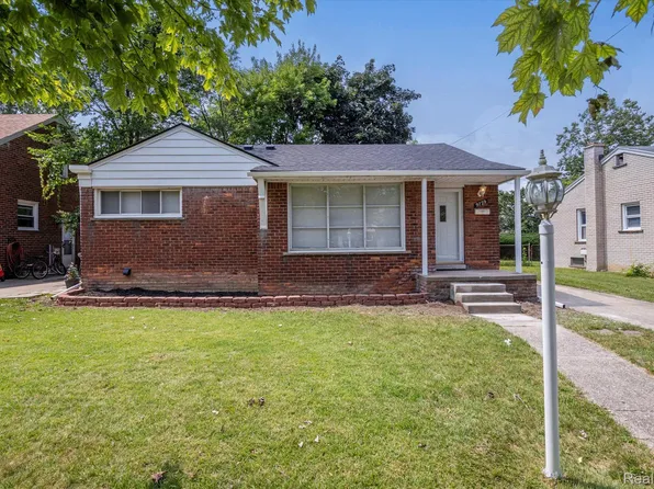 9729 Fenton, Redford, MI 48239