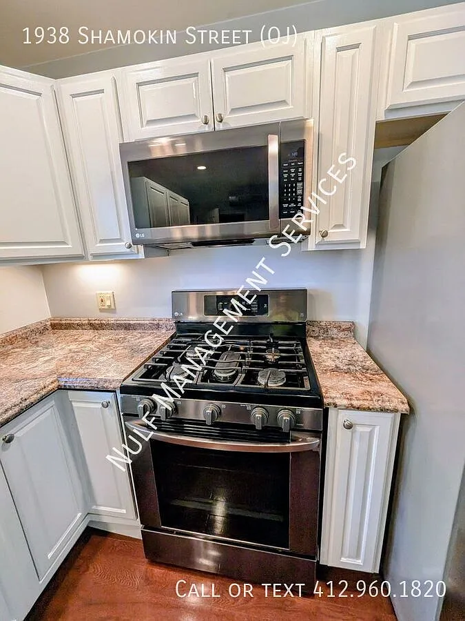 2 bed, 2 bath + finished basement and 2 car garage in South Side Slopes — Photo 3