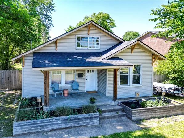 130 S Pleasant St, Springdale, AR 72764