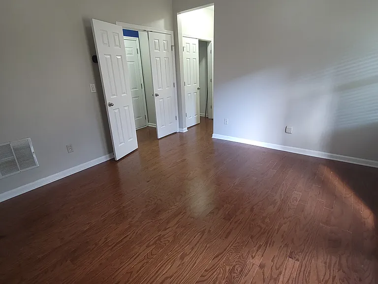 817 Charles Bank Ave SE #817 — Photo 15