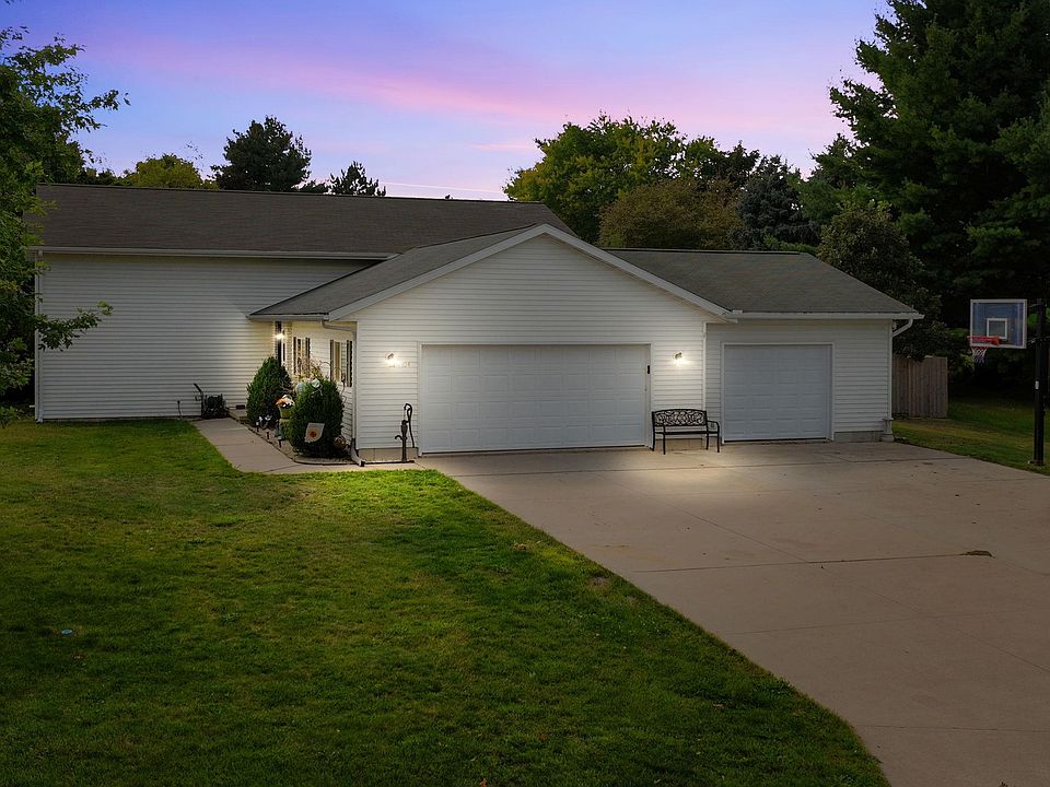 1st image of 104 Wildwood Dr