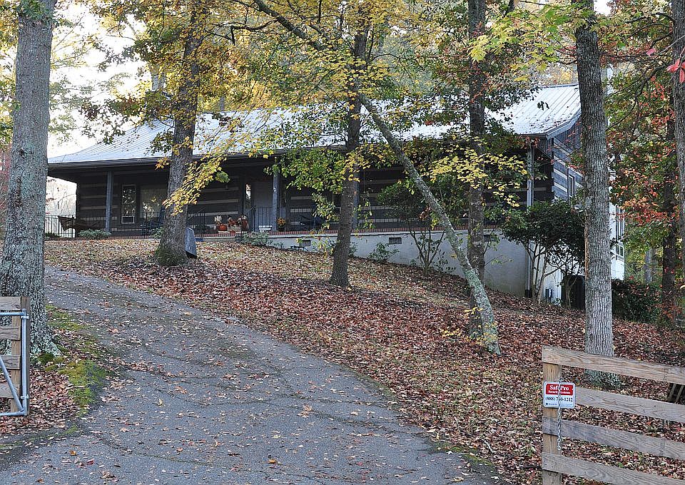 2nd image of 622 Lakeside Dr