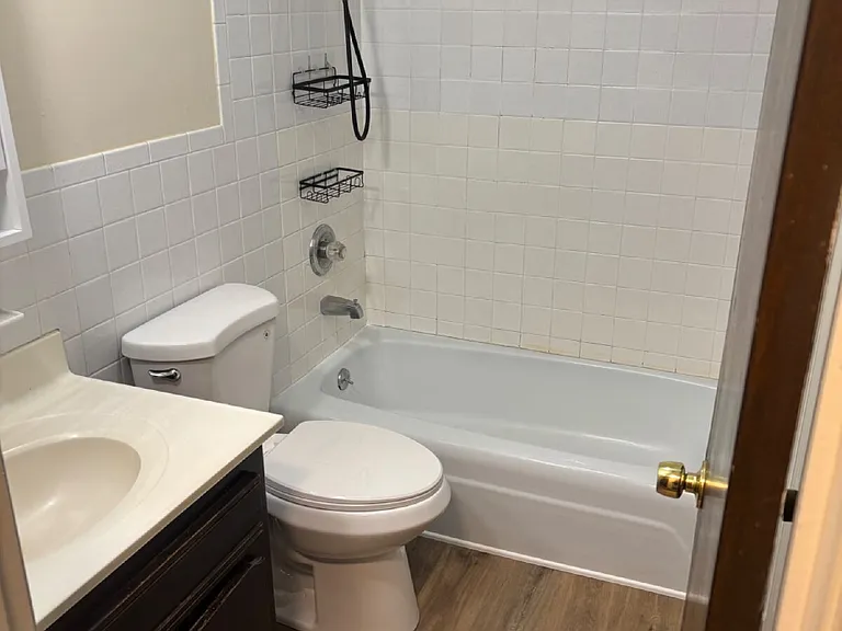 210 Pine St #13 — Photo 6