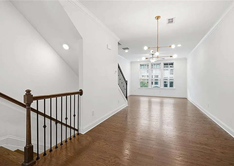 2438A Figaro Dr