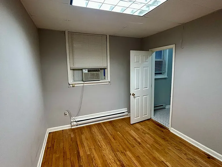 For Rent: Urban Luxury at 914 N. Charles St Your City Lifestyle Awaits! — Photo 21