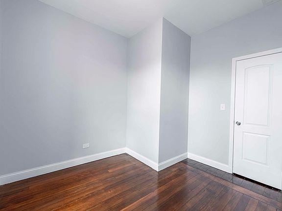 5th image of 3710 W Diversey Ave