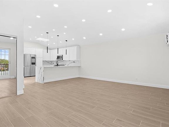 5th image of 559 E 87th St APT 304