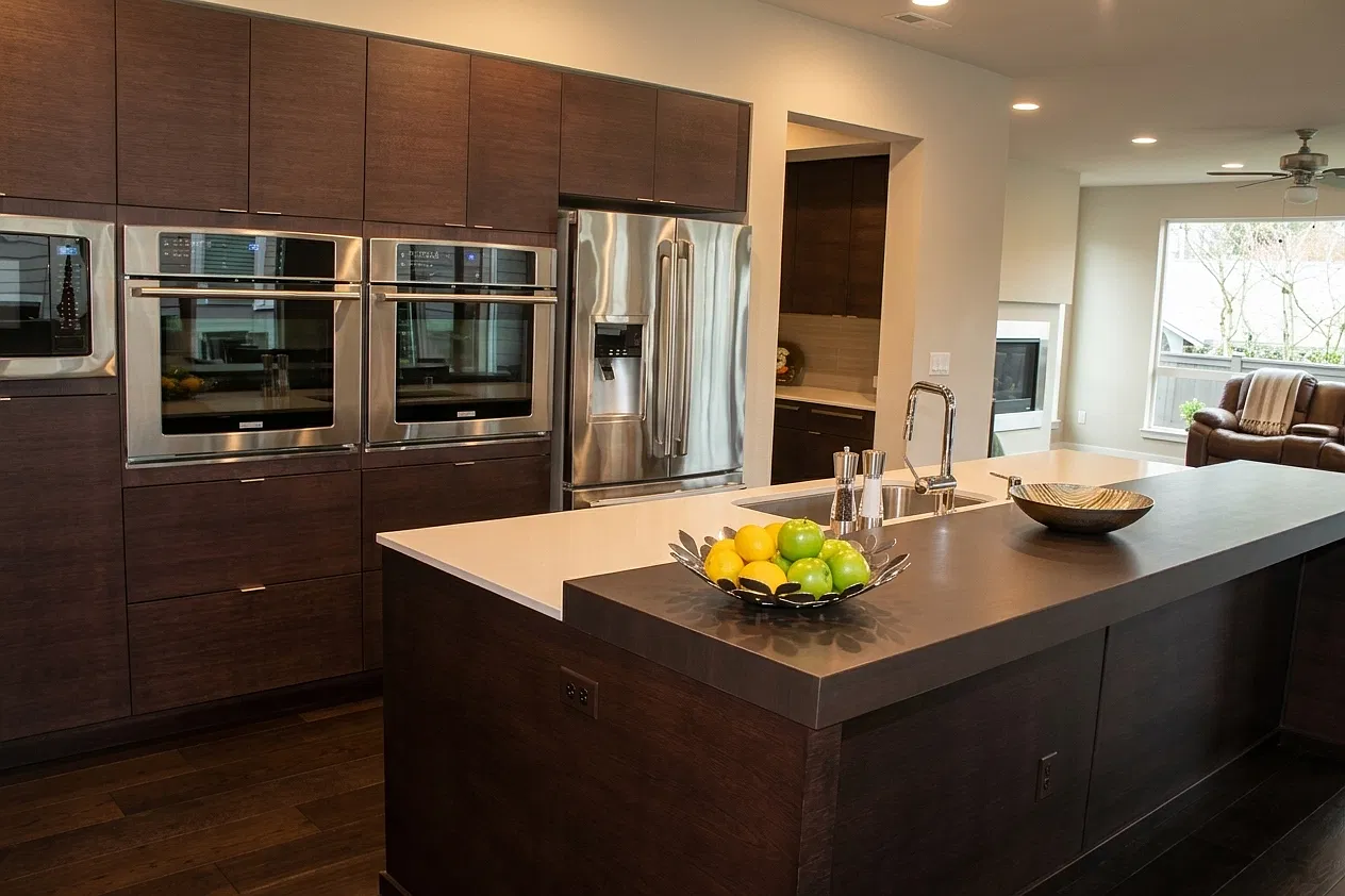 4 bed, 3940 sqft, $6,400 — Photo 3