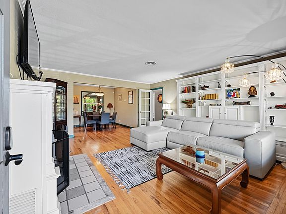 2nd image of 2434 Humboldt Street