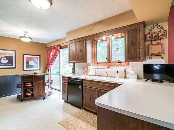 4th image of 13012 Terrace Cir