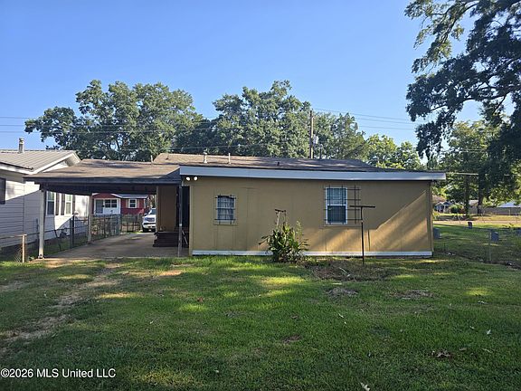 2nd image of 2013 W Ridgeway St