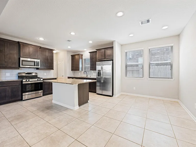 3009 Wedgewood Bay Ct — Photo 11