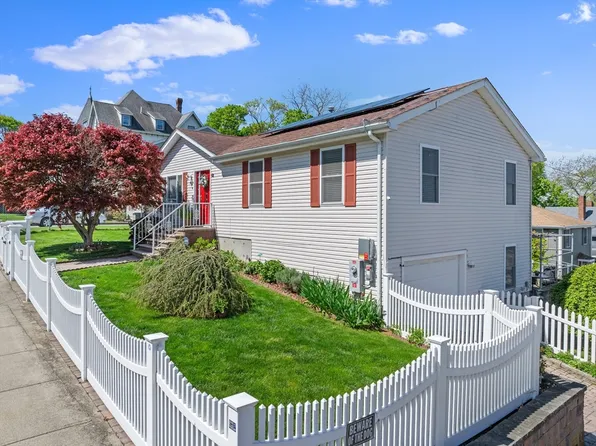 816 Rock St, Fall River, MA 02720