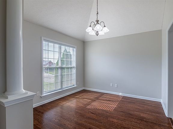 2nd image of 109 Turnberry Ct