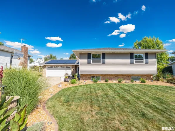 1112 Hawthorne Ave, Pekin, IL 61554