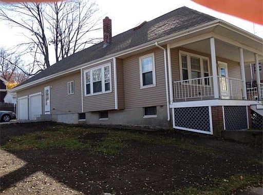 1st image of 15 S Phillips St