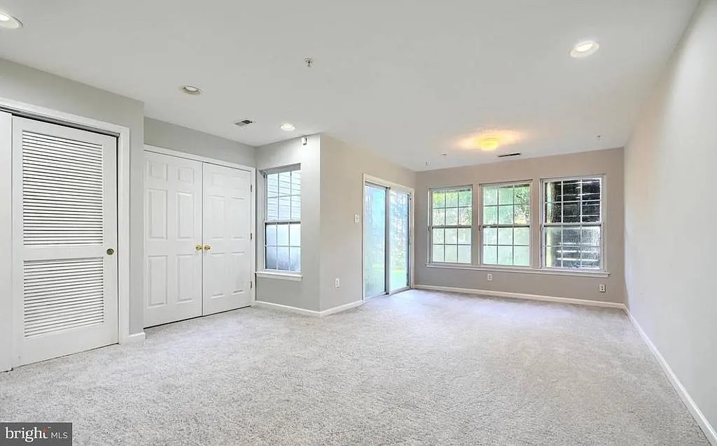 3 bed, 4.0 bath, 2056 sqft, $2,800 — Photo 4