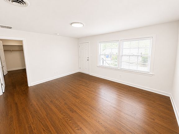 4th image of 510 E 1st St APT A