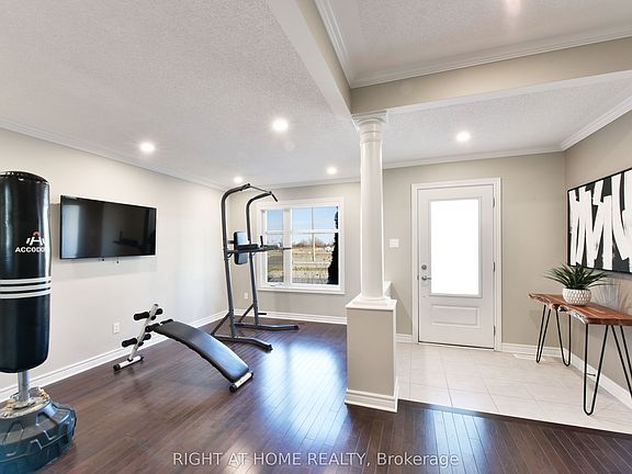 5th image of 520 Silvertip Ln