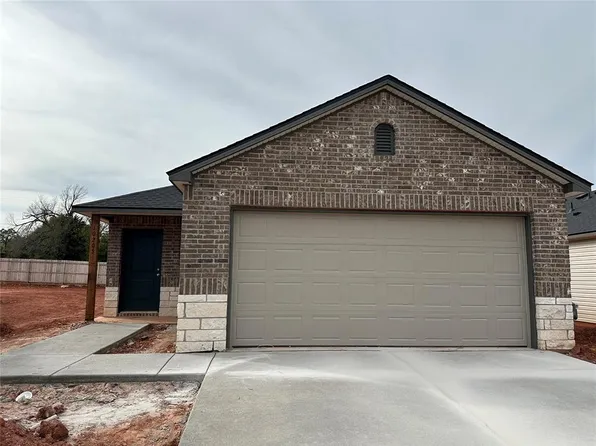 10205 Big Blue Dr, Oklahoma City, OK 73114