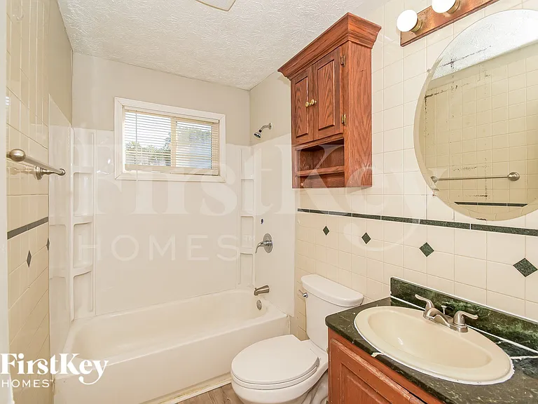 4601 N Richardt Ave — Photo 12