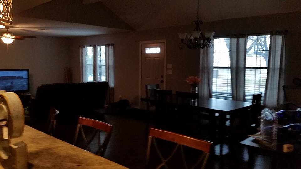 1st image of 504 Bowie St