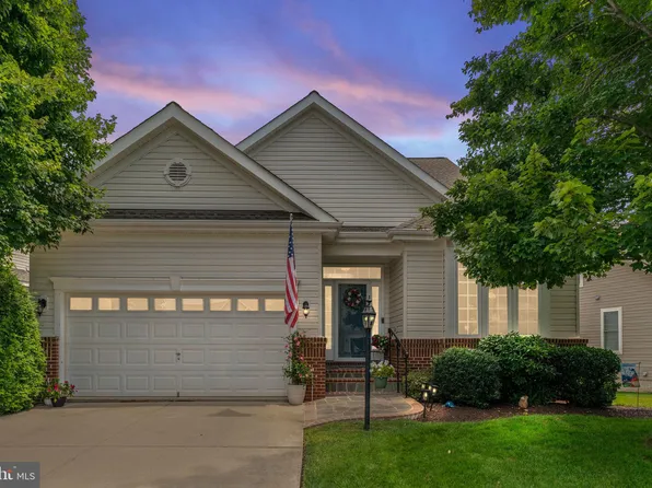 6909 Sunday Silence Ct, Gainesville, VA 20155