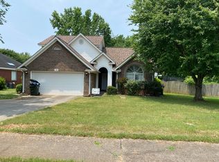 105 N Interlaken Dr, Madison, AL 35758