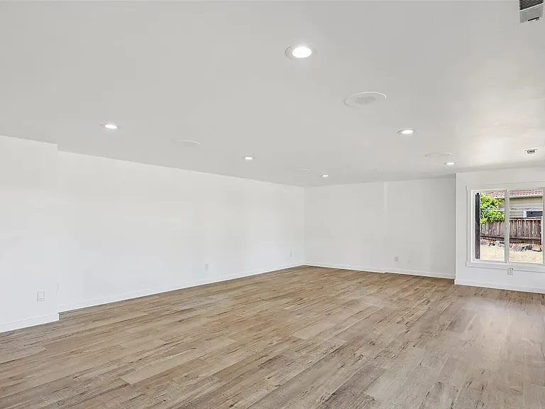 2805 Chambers Bay Dr — Photo 12