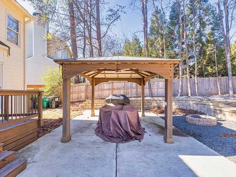 7210 Amberleigh Way — Photo 3