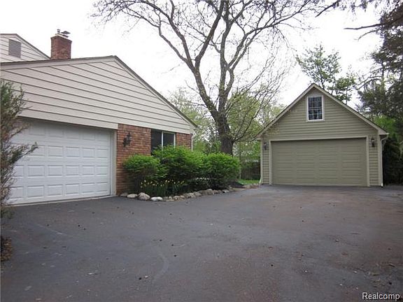 2nd image of 6077 Wellesley Ct
