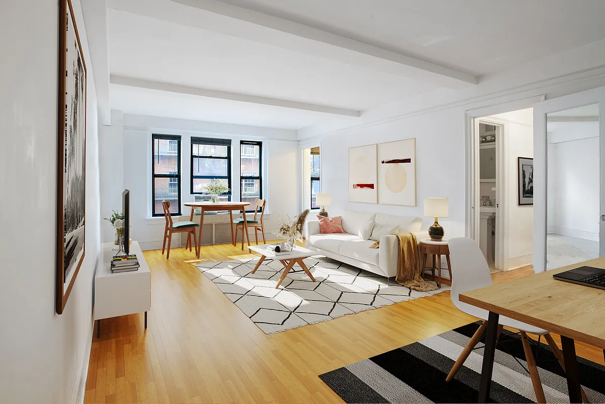 319 East 50th St Unit 3B  