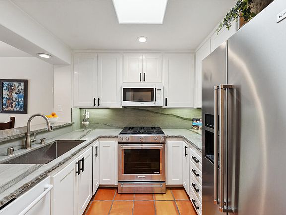 3rd image of 353 Por La Mar Cir