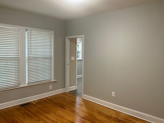 4th image of 626 S Green St