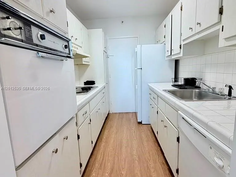 100 Lincoln Rd #922 — Photo 10