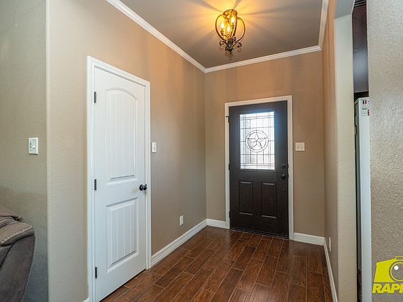 5th image of 1901 Pine Valley St
