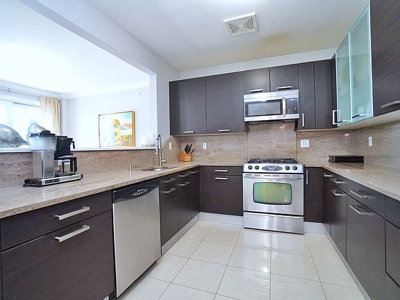 5th image of 2569 Ocean Ave APT 3C
