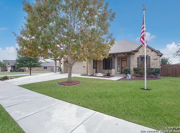 2nd image of 1501 Gwendolyn Way