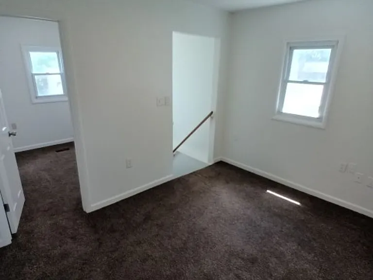 2044 Garrick Ave — Photo 26