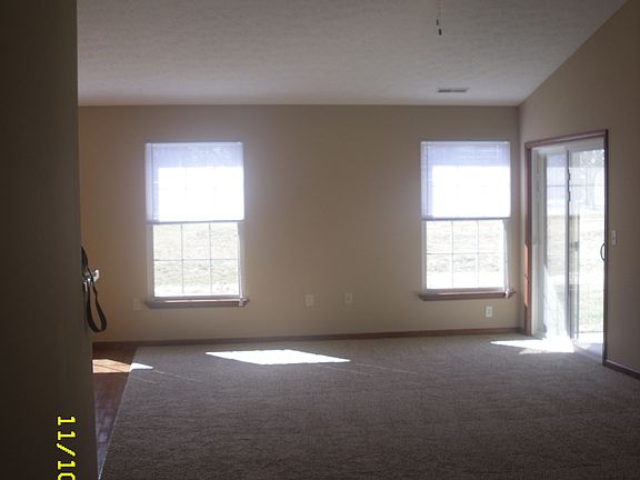 3rd image of 423 Porter Dr