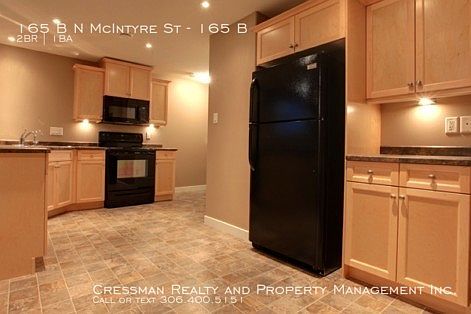 3rd image of 165 McIntyre St N #B